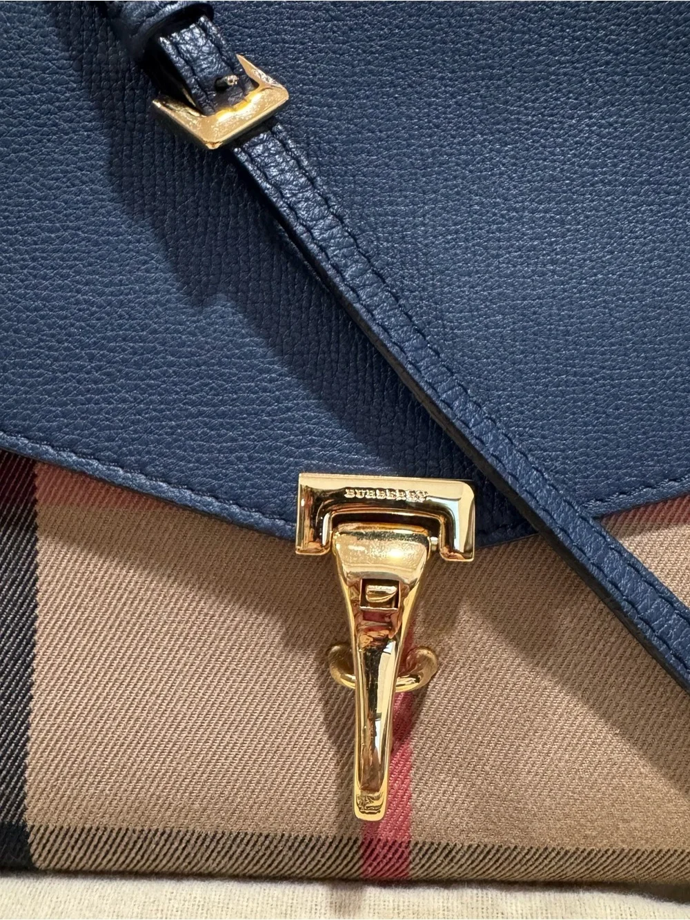 Burberry House Check Canvas Blue Leather Macken
Crossbody Bag - Picture 13 of 13